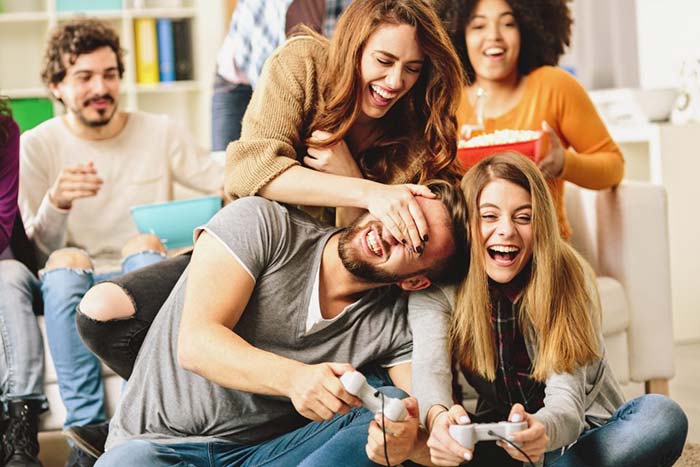 بازی در خانه 